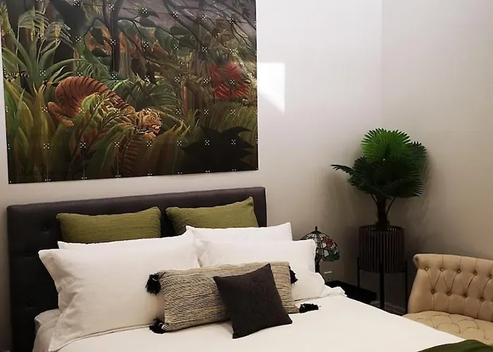 Stylish City Cottage With Free Undercover Parking