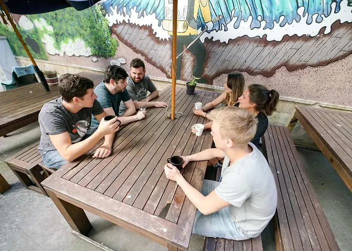 Nomads Capital Backpackers - Wellington (Adults Only)