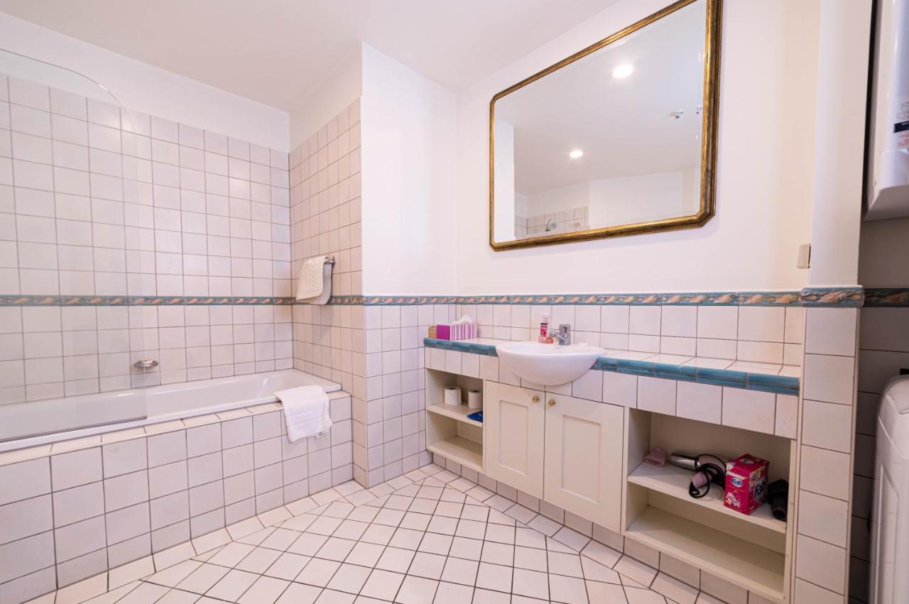 Cbd Apartment