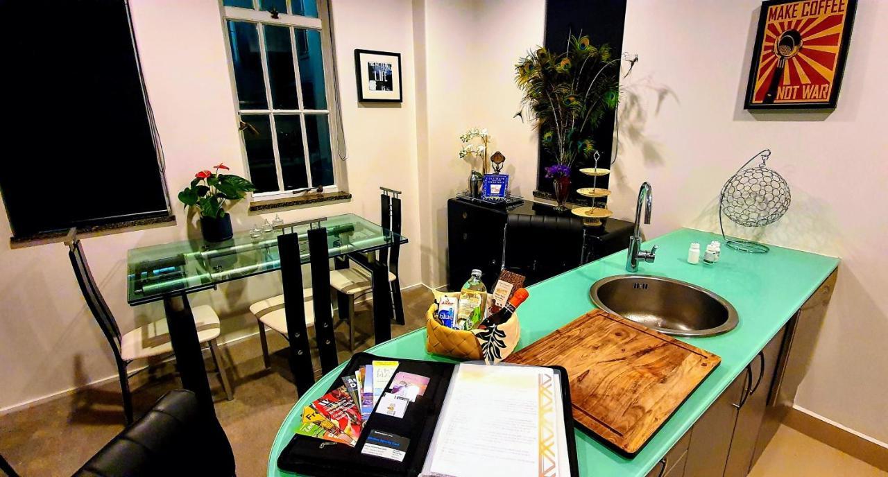 Prudence - Art Deco Luxury In Wellington's Best Location Apartment *