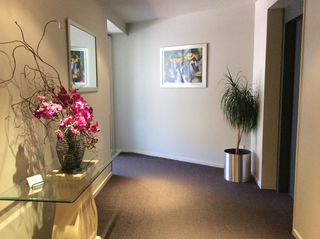 Airport Motor Motel 4*