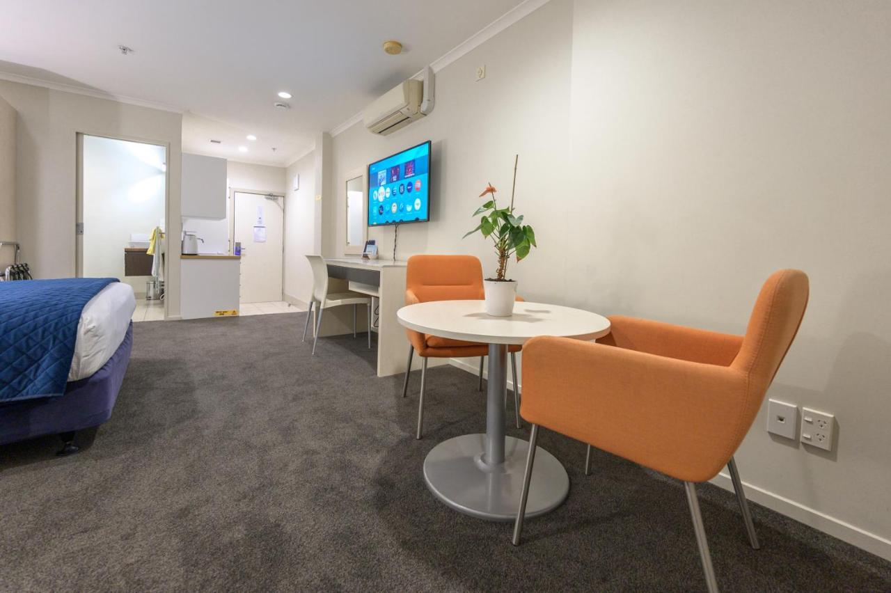U Aparthotel