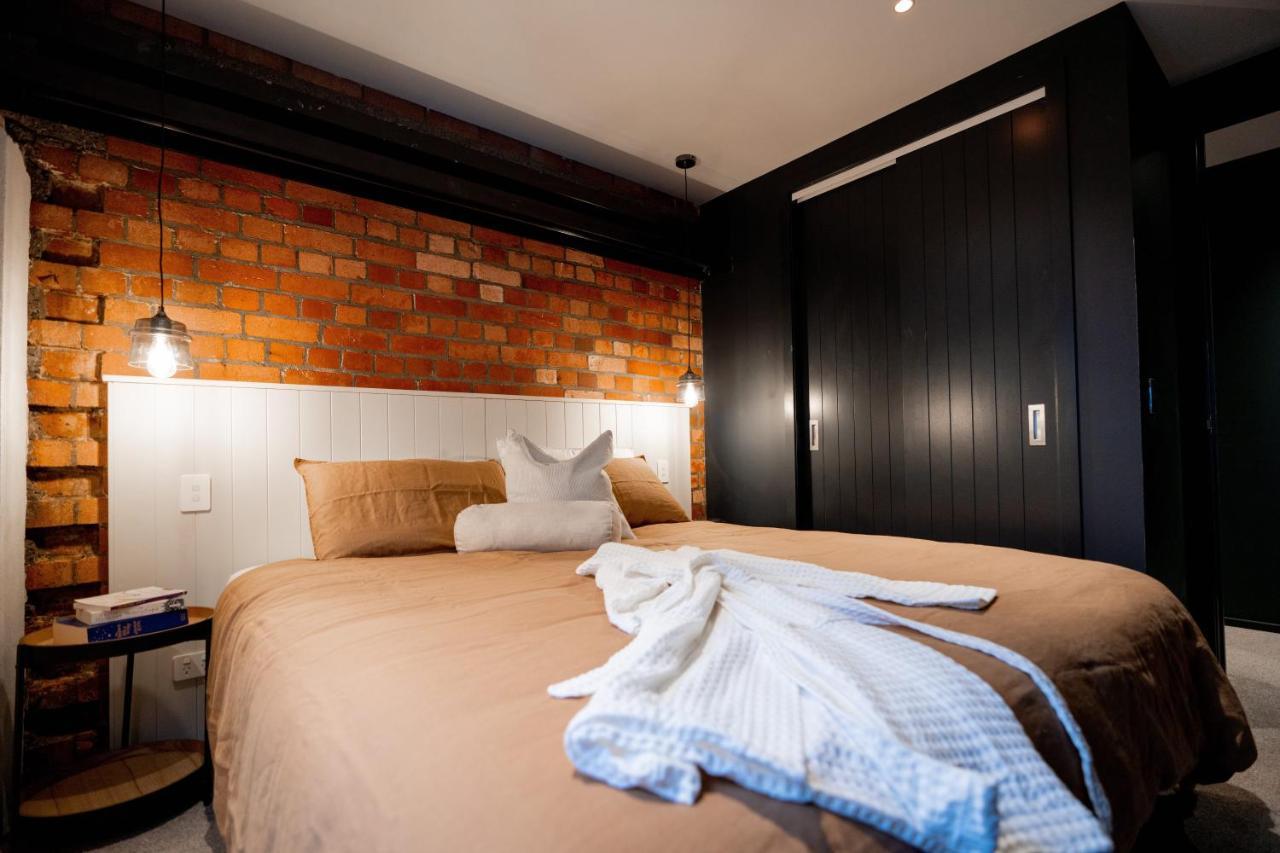The Cobbler Hotel *