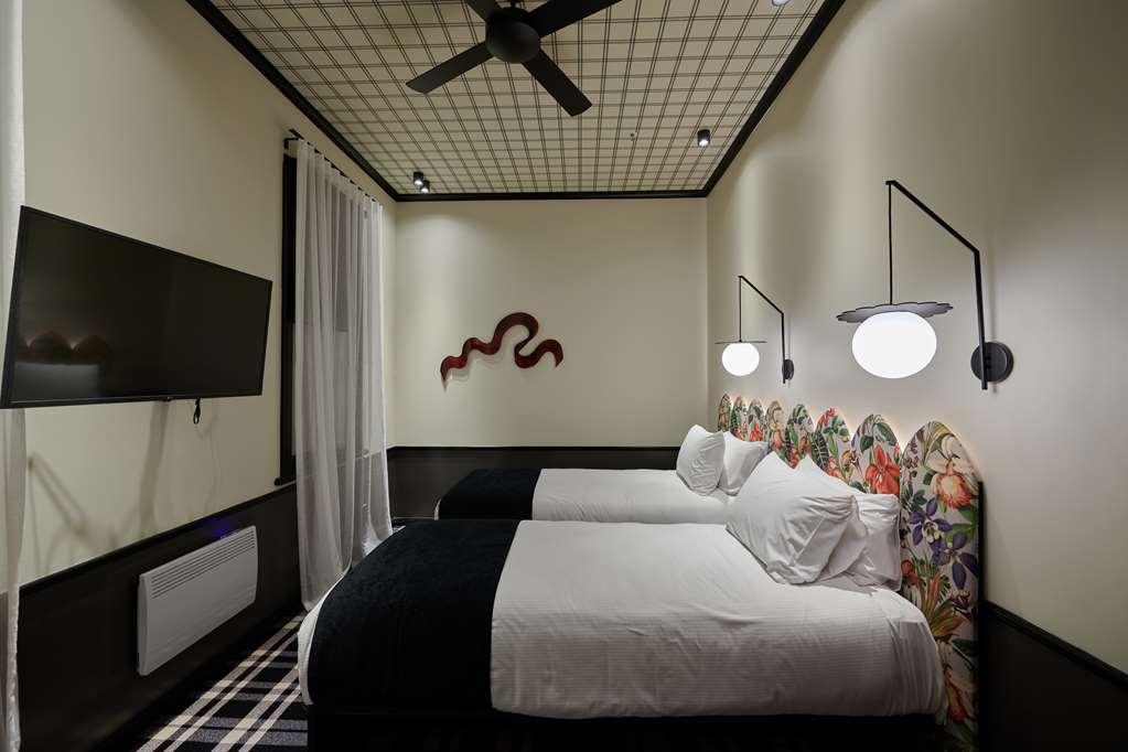 Hotel Naumi