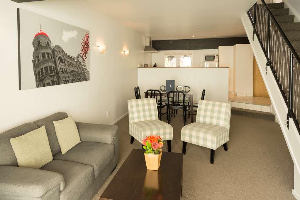 Willis Village 4*