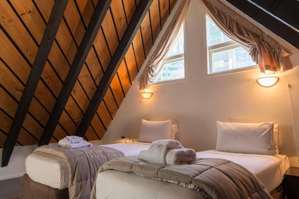 Willis Village Aparthotel