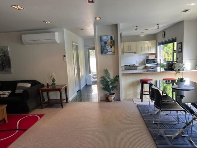 Sebastian - Large Modern Holiday home *