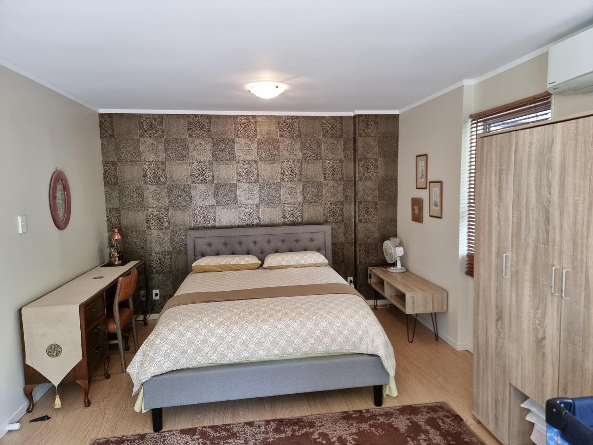 Entire Ground Floor With Full-privacy And Family-friendly Popular To Ferry Catchers *