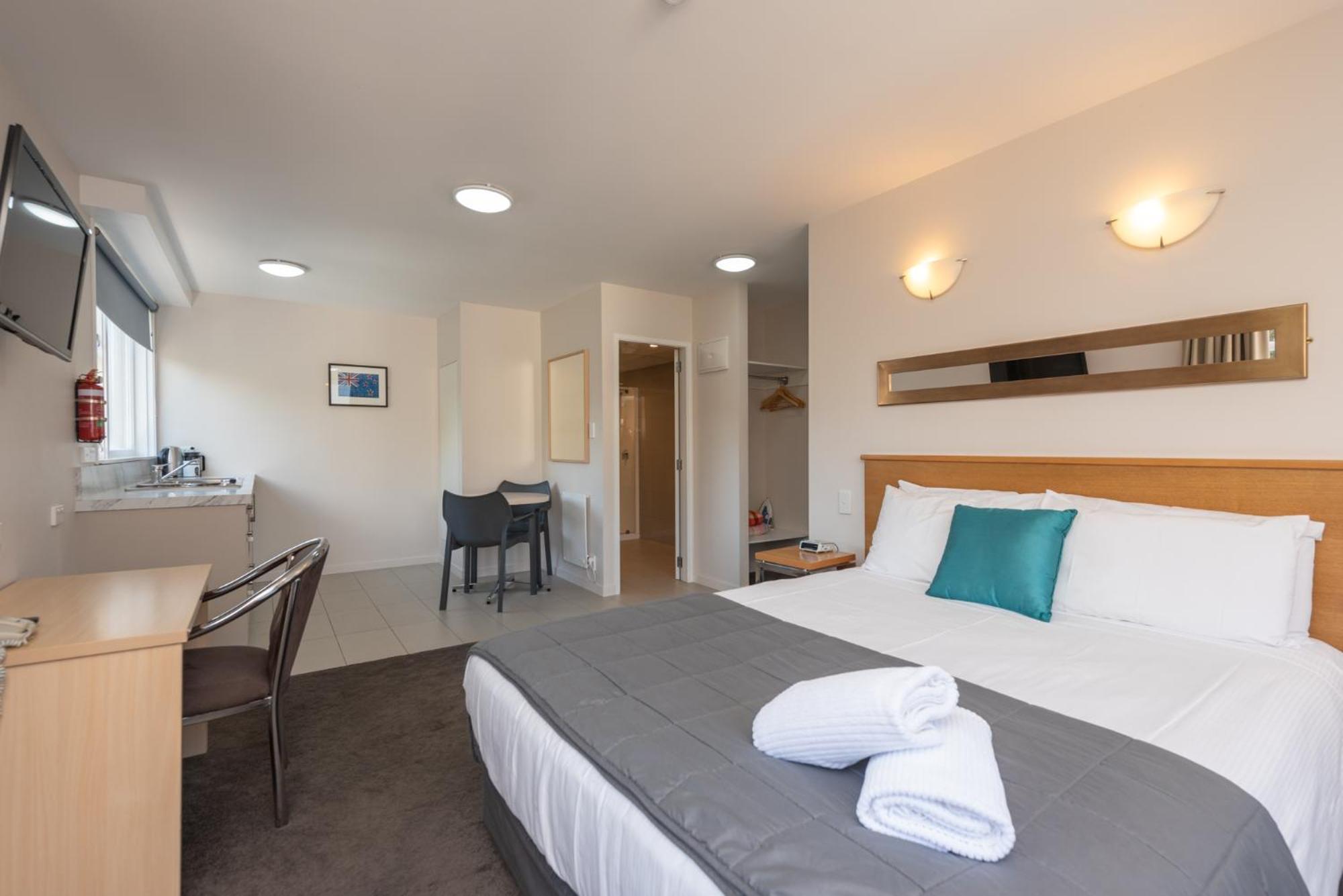 Capital View Motor - Free Parking Motel 4*