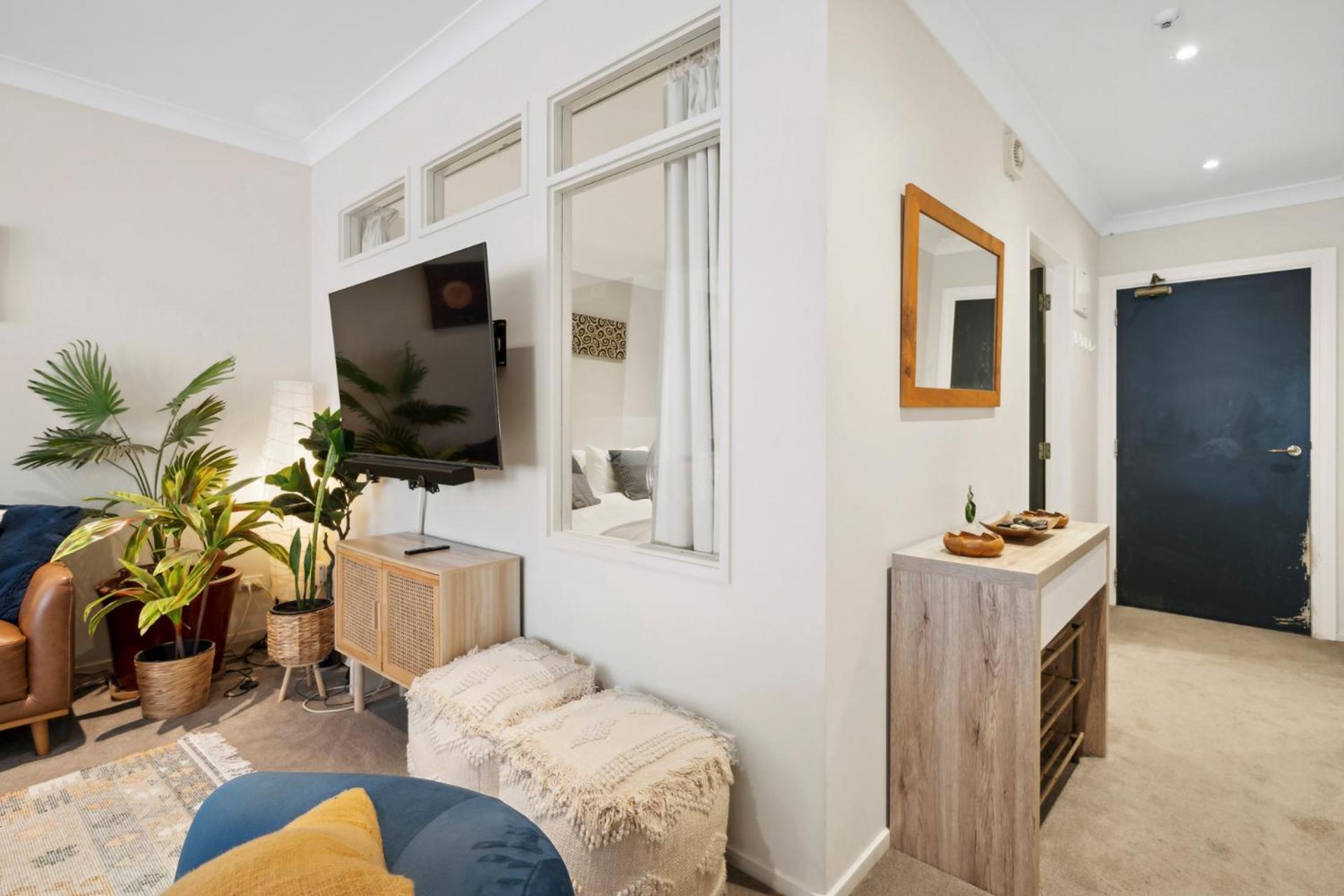 The Urban Charmer -
