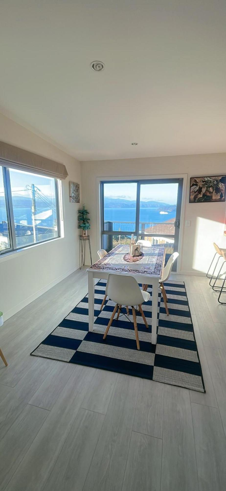 Hospedagem domiciliar Sea Views From Sunny House Wellington