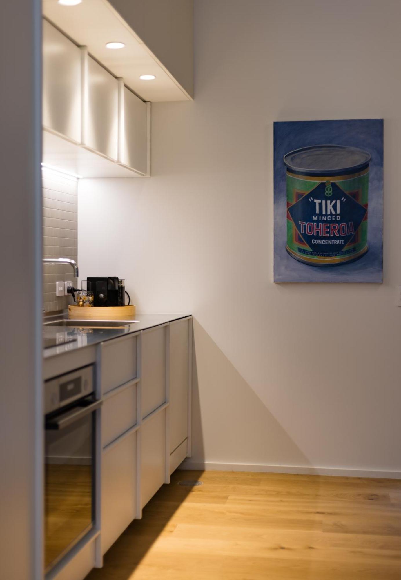 Apartment Central & Stylish Townhouse W Parking Option *
