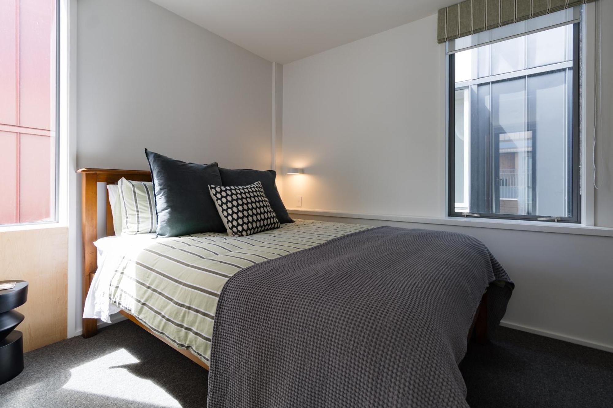 Central & Stylish Townhouse W Parking Option Apartment *