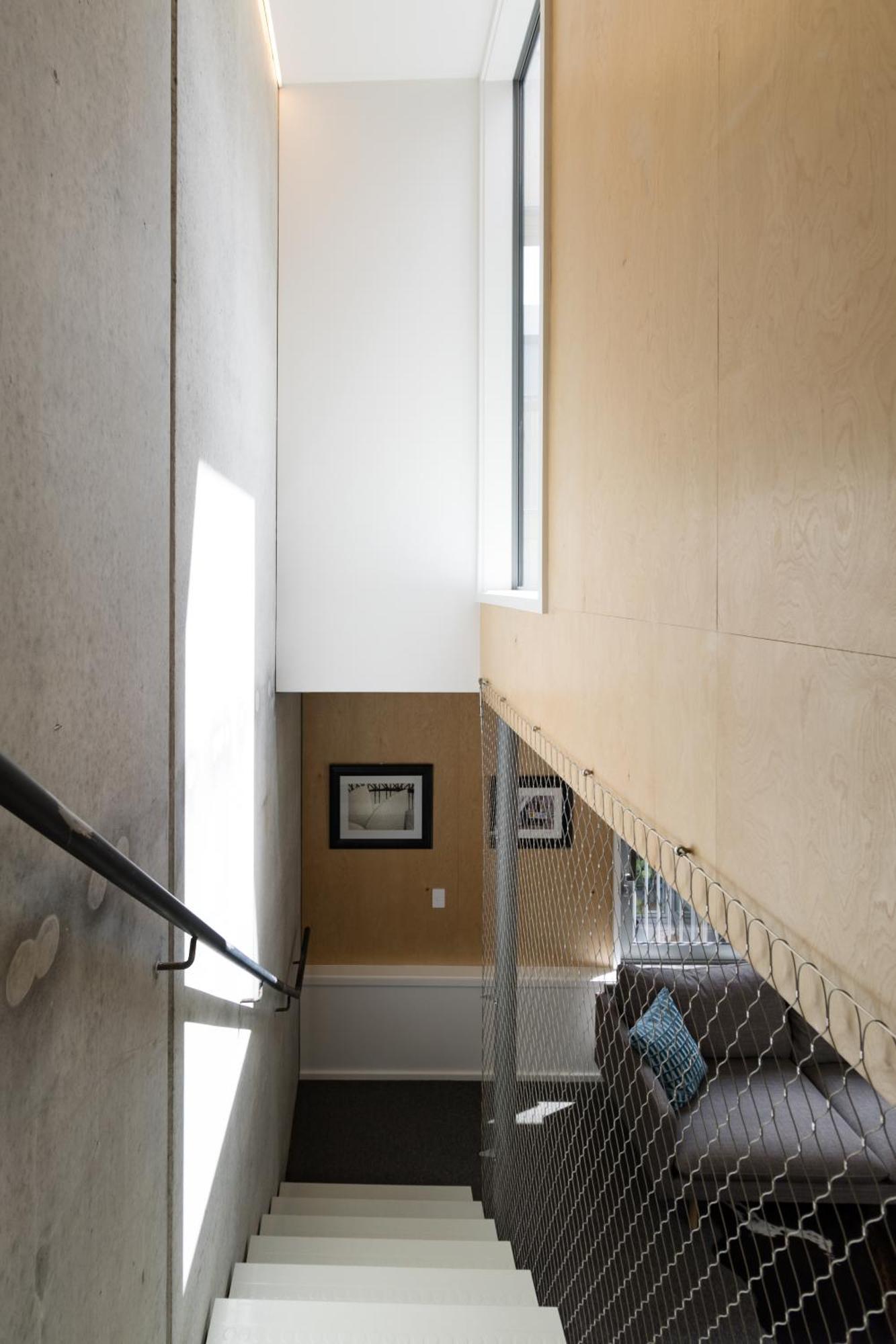 Central & Stylish Townhouse W Parking Option Apartment *