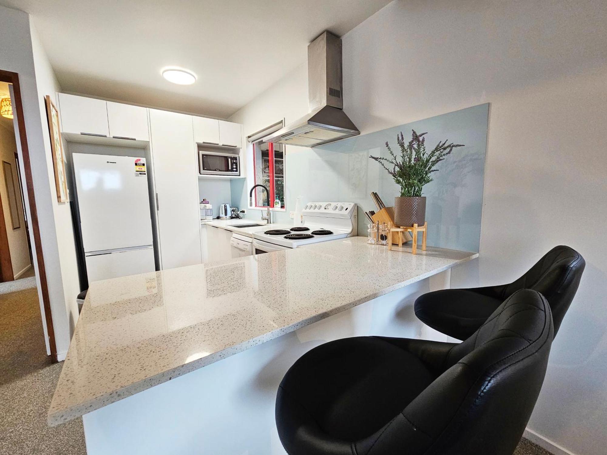 Spacious 5 Beds Dual Unit Home! * Wellington