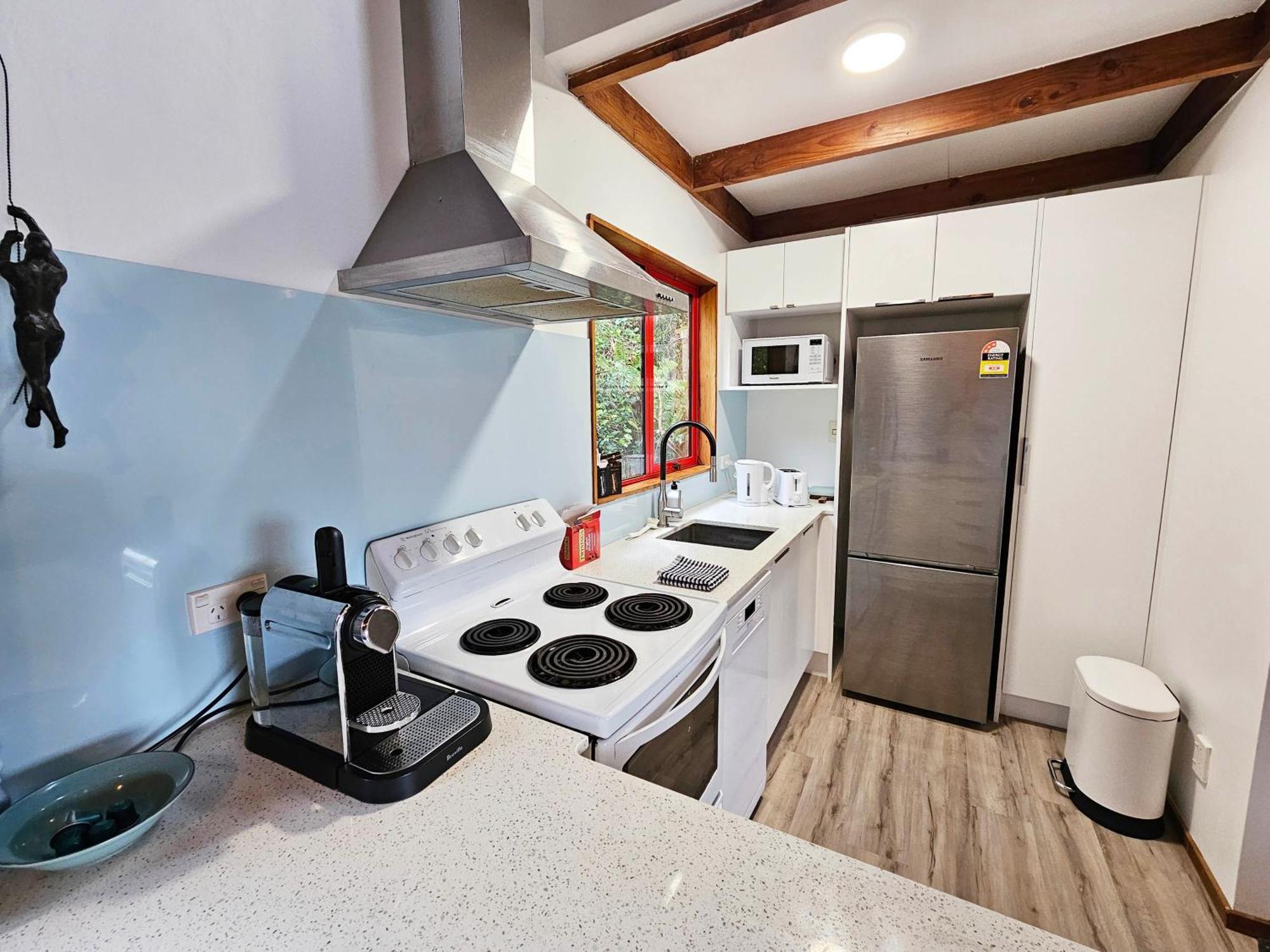 Spacious 5 Beds Dual Unit Home! Apartment Wellington