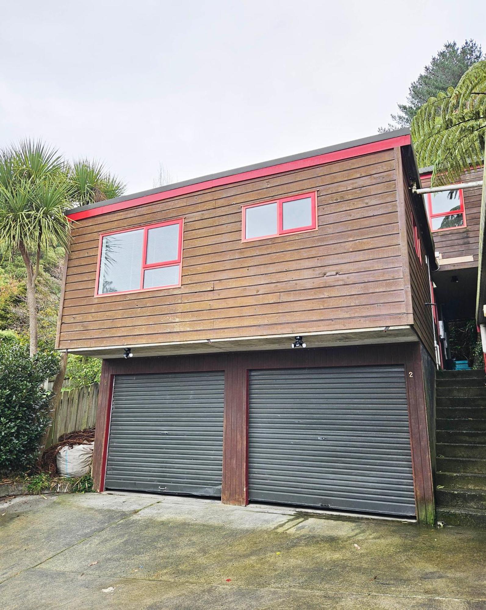Spacious 5 Beds Dual Unit Home! * Wellington