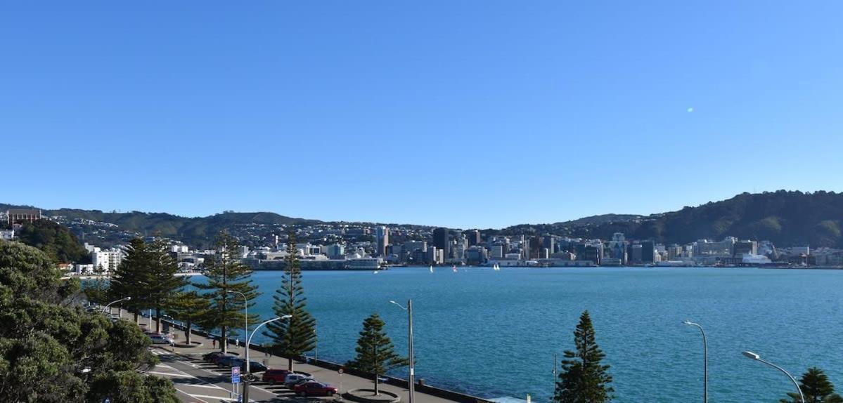 Oriental Bay Waterfront With 180 Views Apartment *