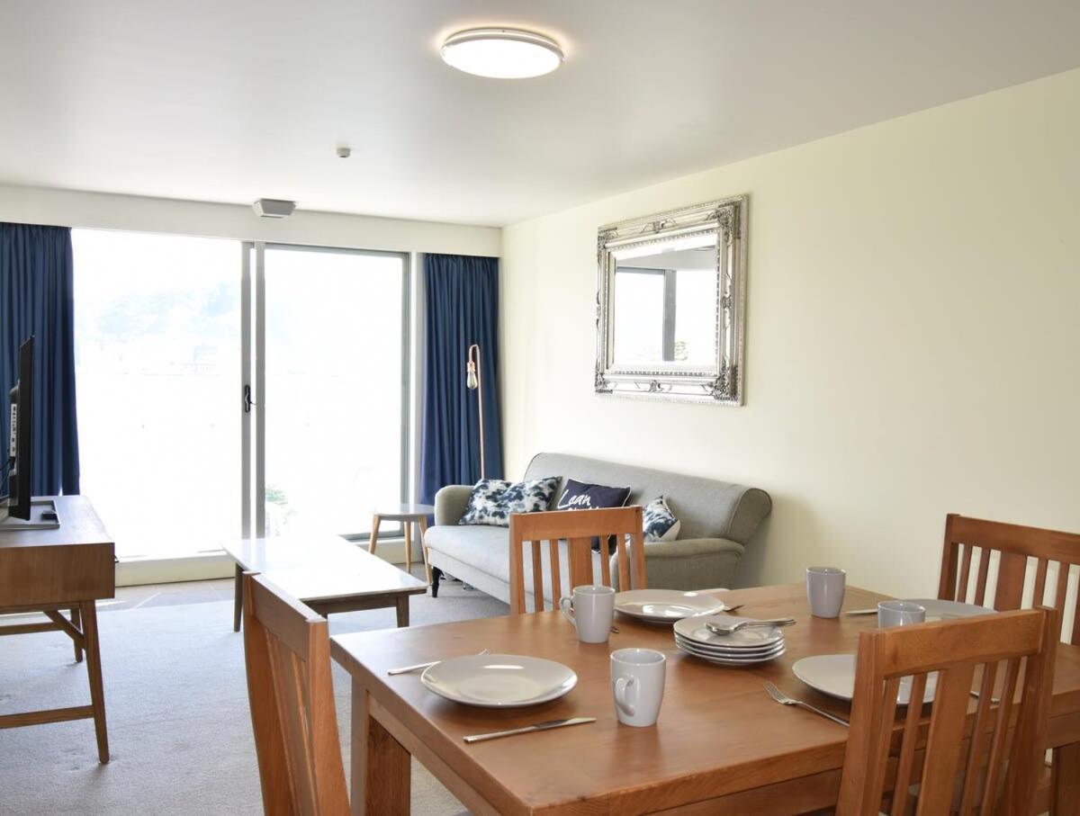 Oriental Bay Waterfront With 180 Views Apartment Wellington