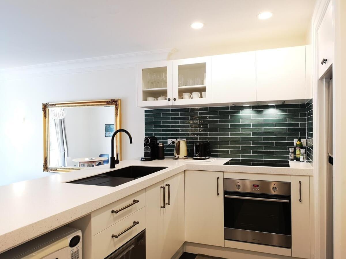 Apartment Stylish Fireplace & Free Parking