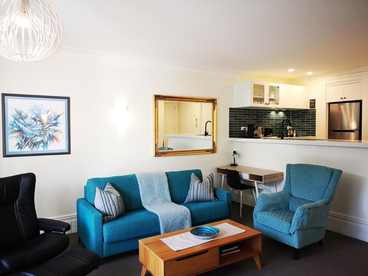 Apartment Stylish Fireplace & Free Parking *