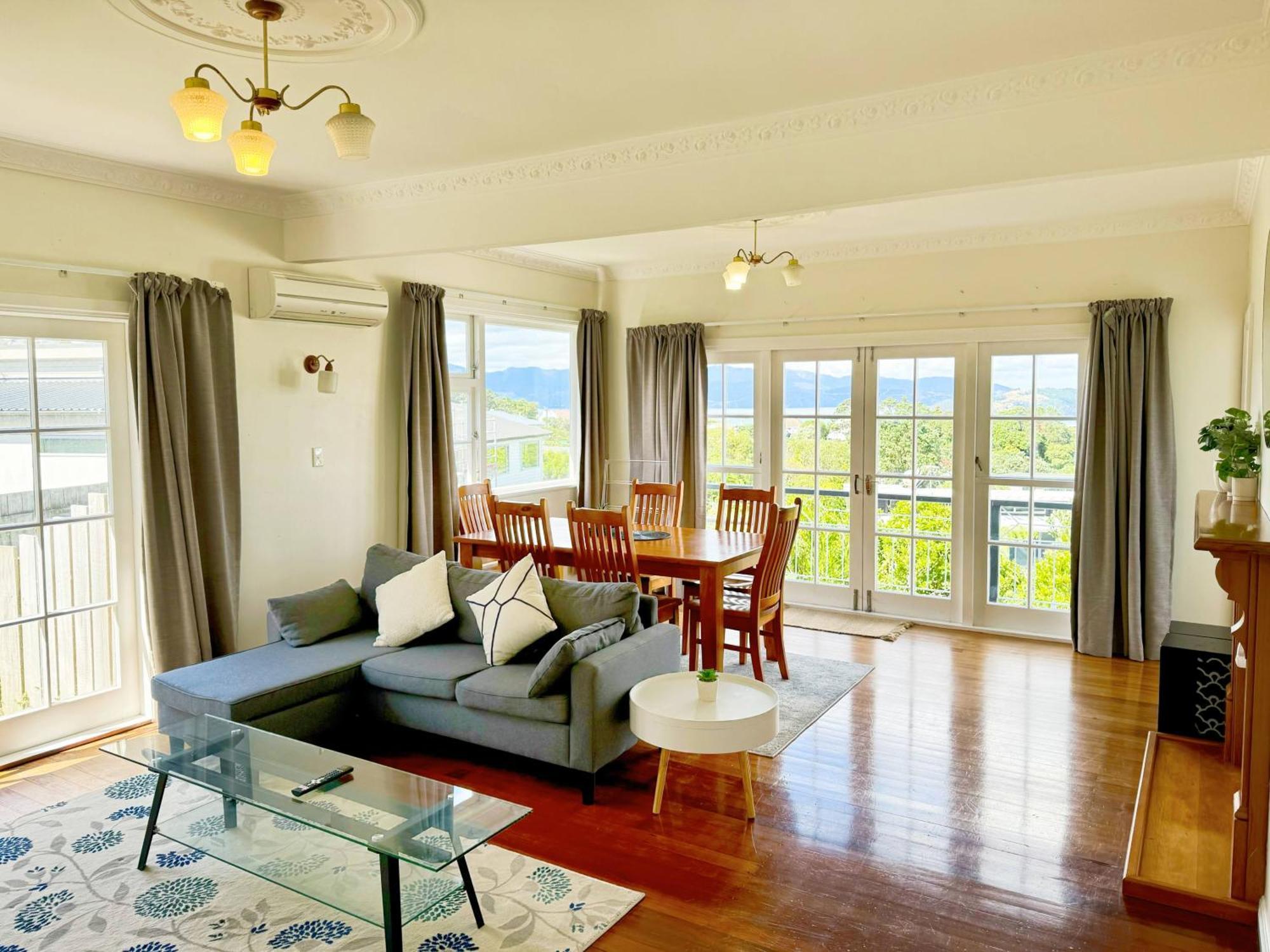 Harbourview Khandallah Charm Holiday home