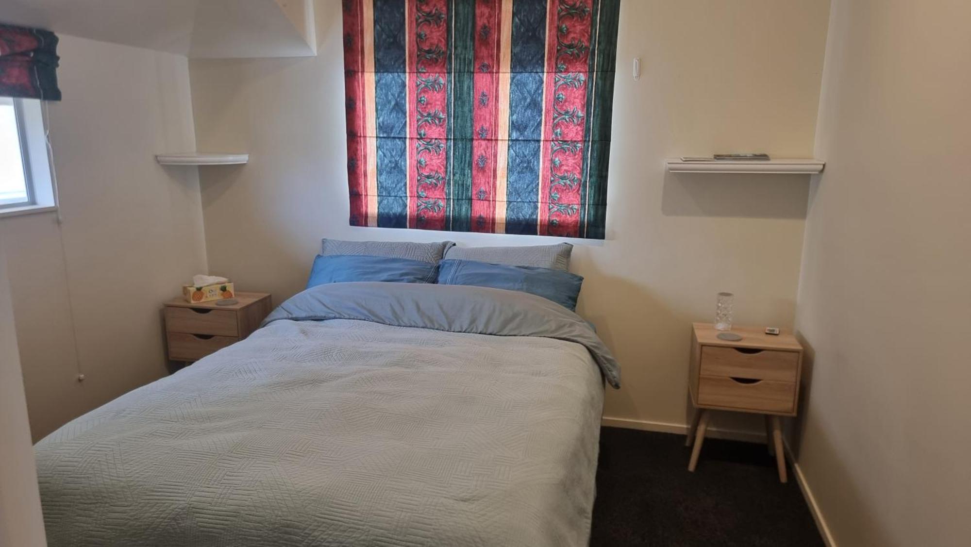 Homestay Peaceful Hillview - Double Bed At Churton Park Wellington