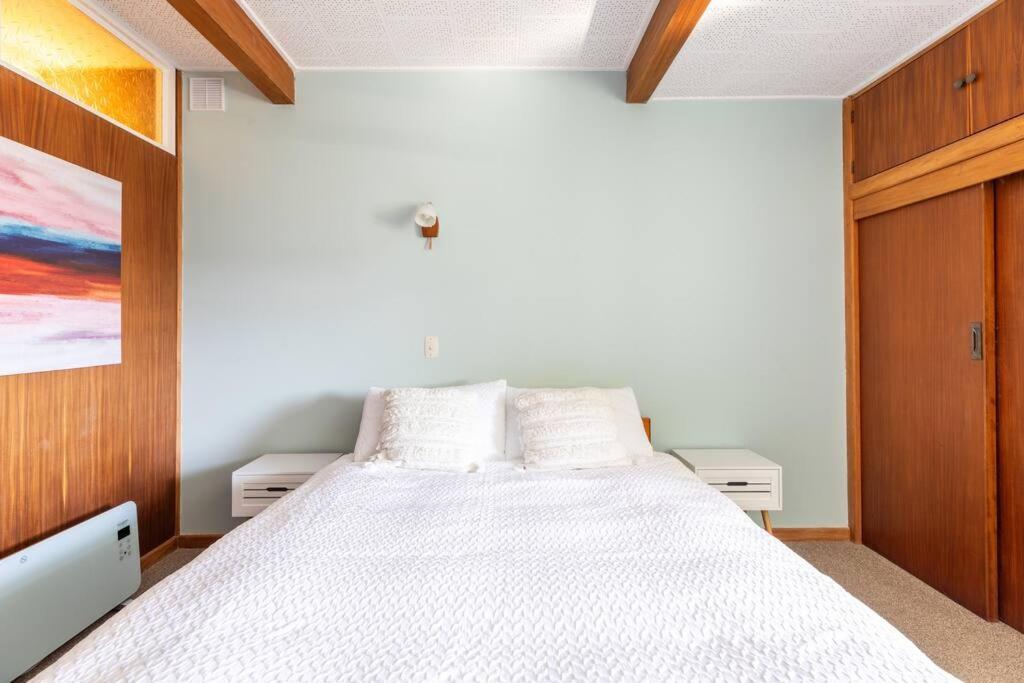 Sunny 1 Bedroom Flat With Parking Apartment