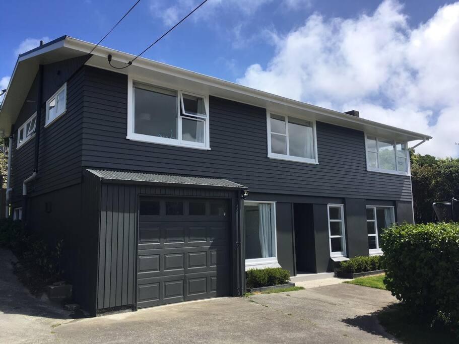 Apartment Modern, Sunny, Family Minutes From The *