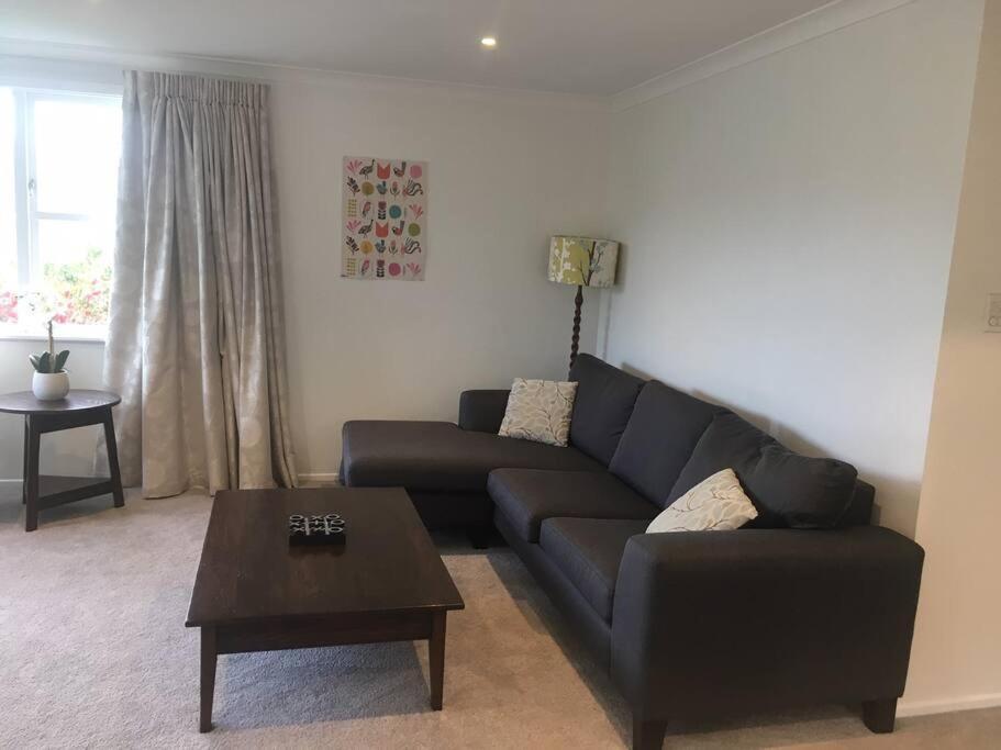 Modern, Sunny, Family Minutes From The * Wellington