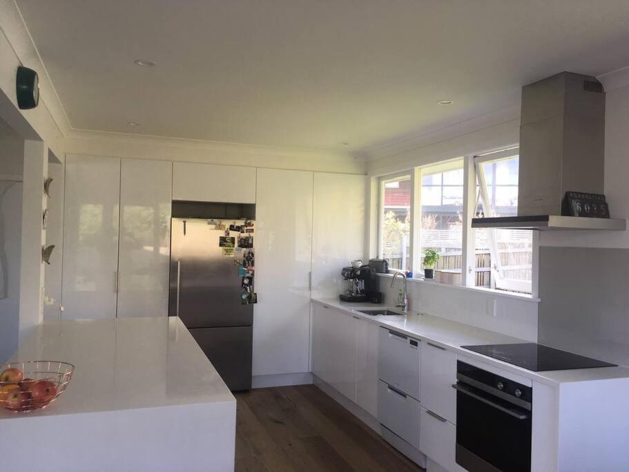 Modern, Sunny, Family Minutes From The Apartment *
