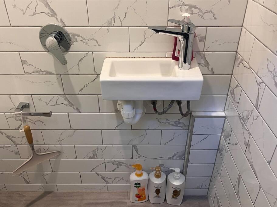Cuba Street Rooftop Gem Apartment *
