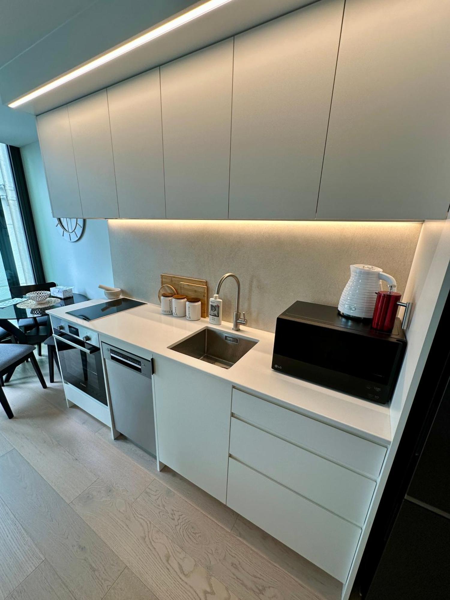 Apartment Brand New Cbd High Rise 1 Bed With Ocean View On The Doorstep Of Courtenay Place