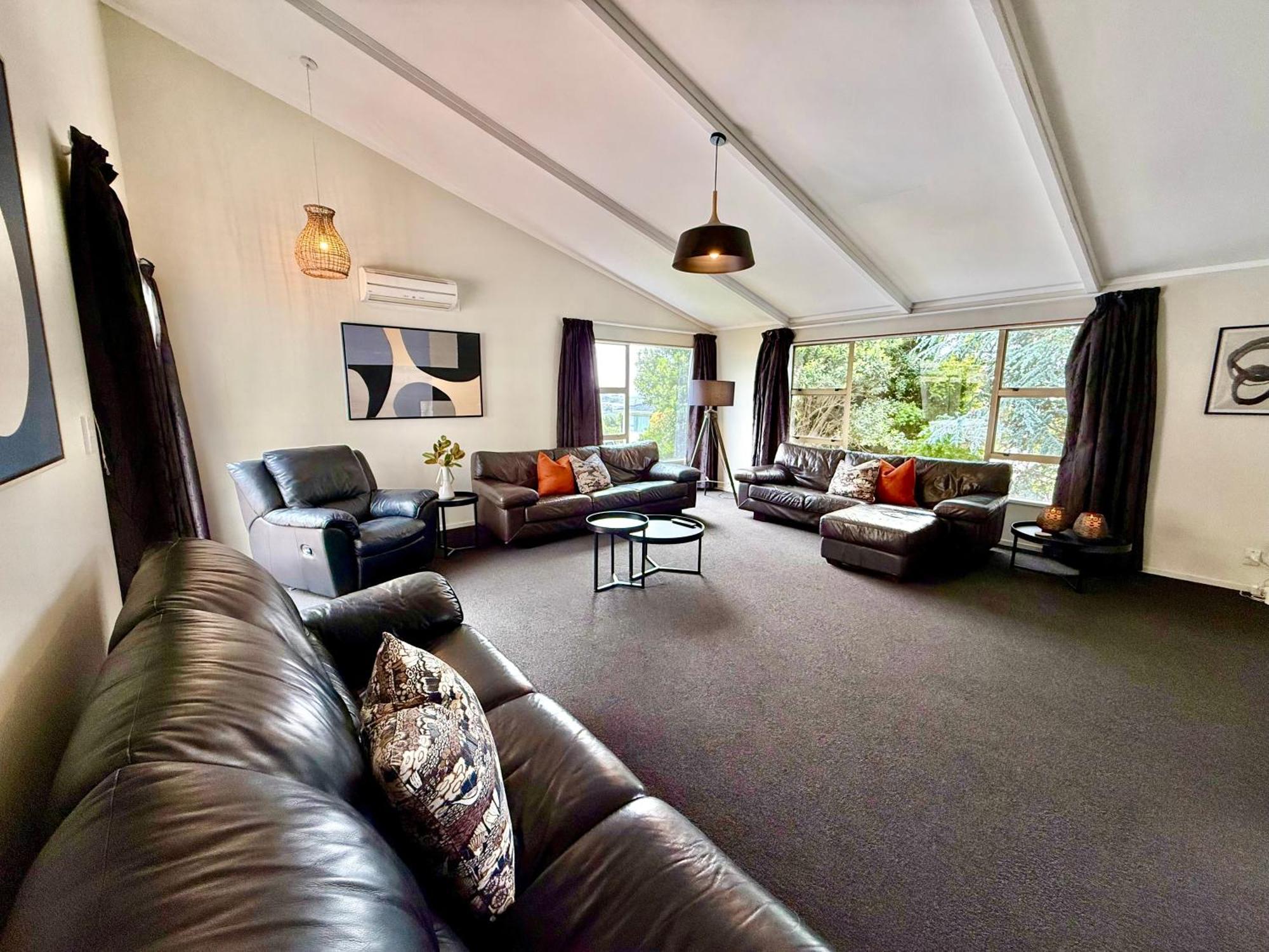 Tawa Holiday home *