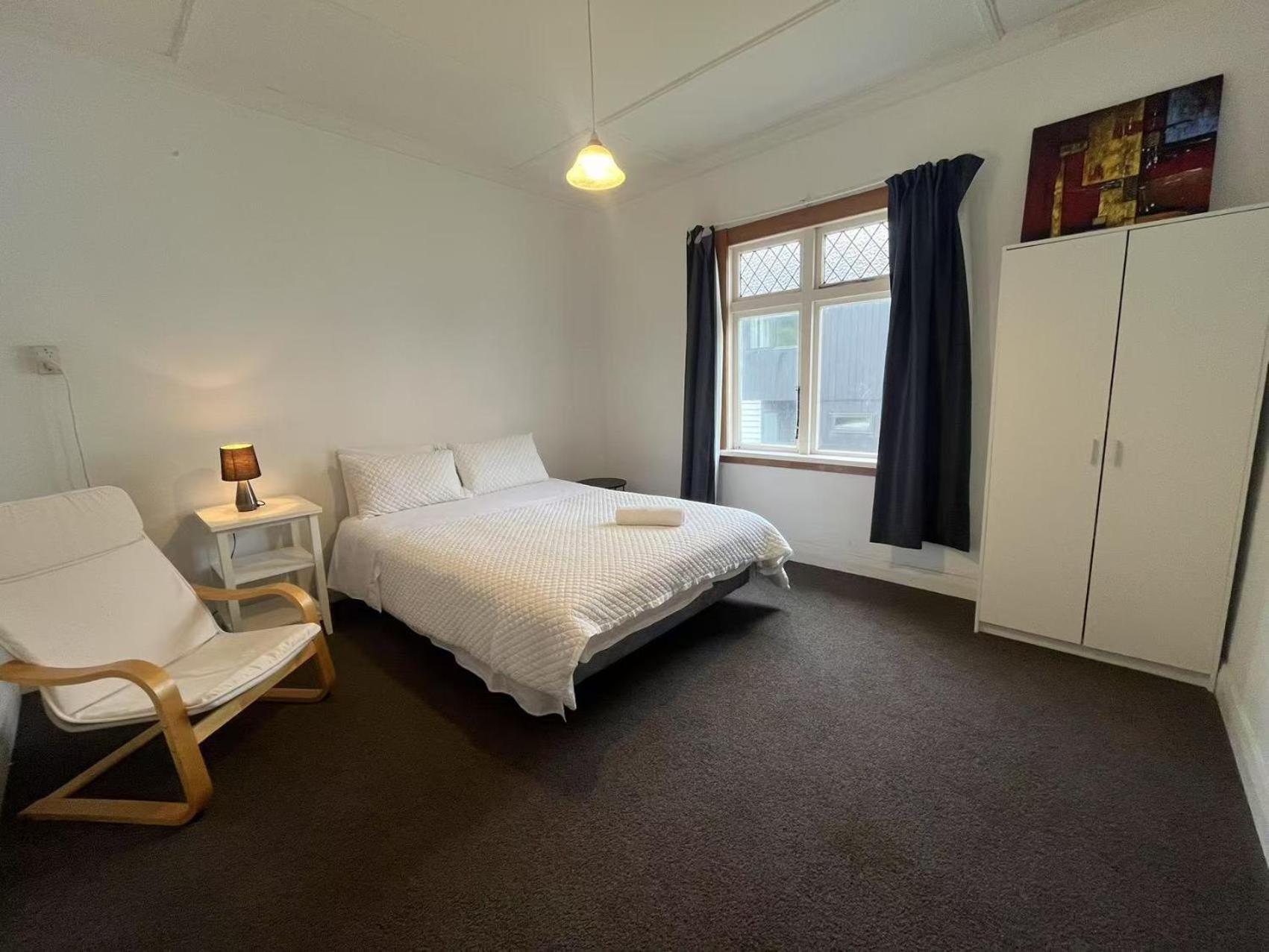 Spacious Retreat Near Ferry & Mall Holiday home