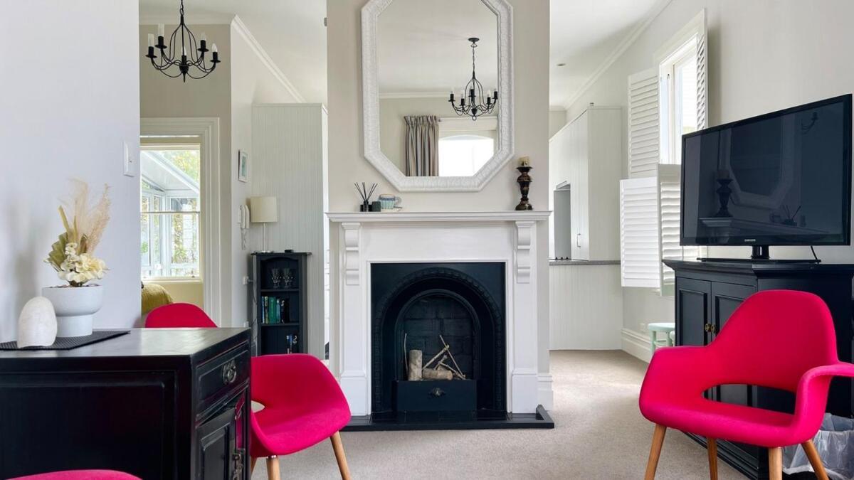 2 Bedroom Where Modern Luxury Meets Historic Charm * Wellington