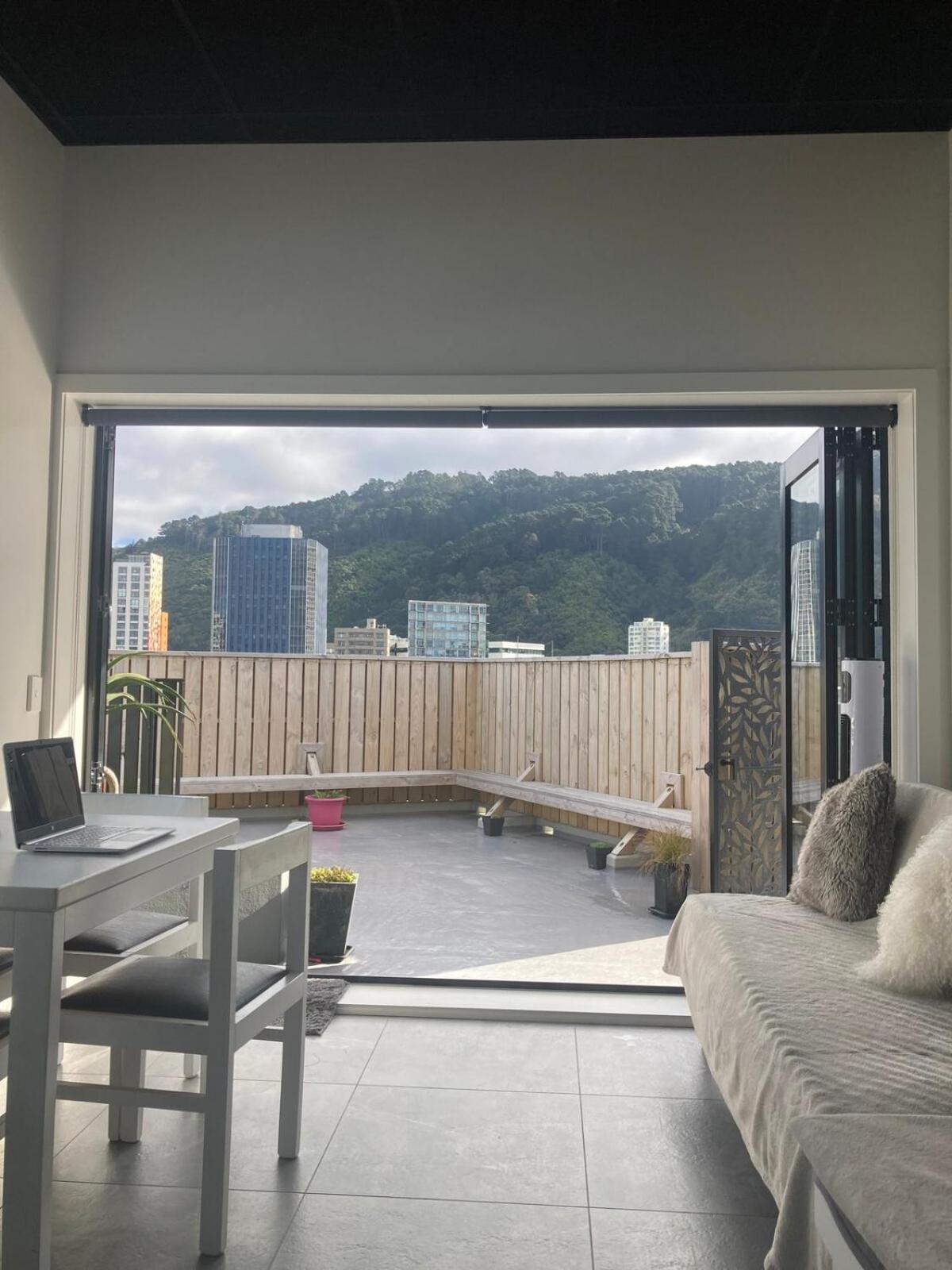 Close To City, Ferry With Great Views And Free Park * Wellington