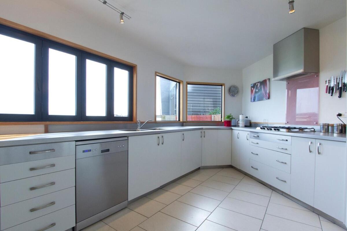 Spacious Modern Executive * Wellington