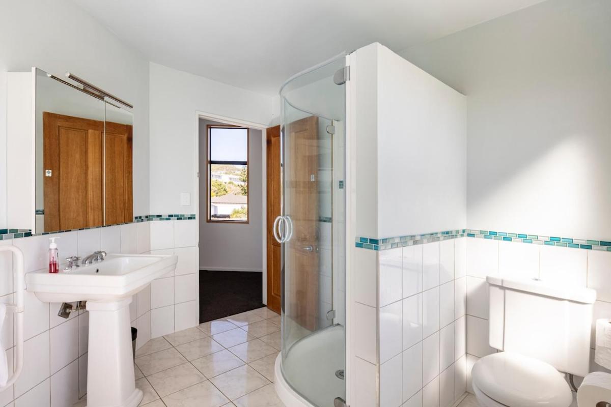 Spacious Modern Executive Holiday home