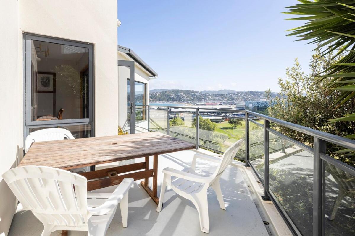 Spacious Modern Executive Holiday home *