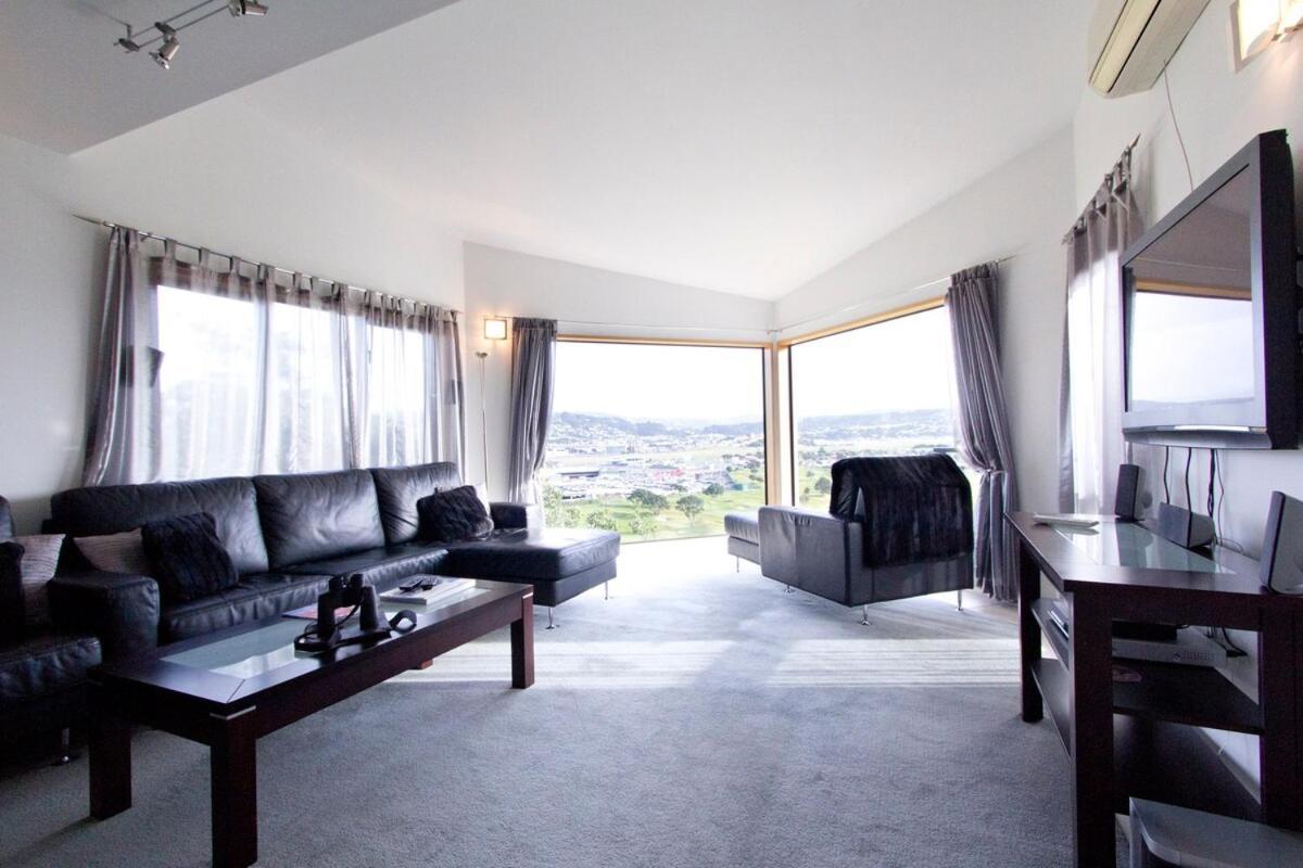 Spacious Modern Executive Holiday home Wellington