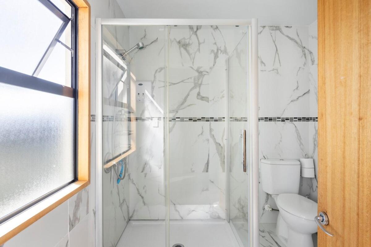Spacious Modern Executive