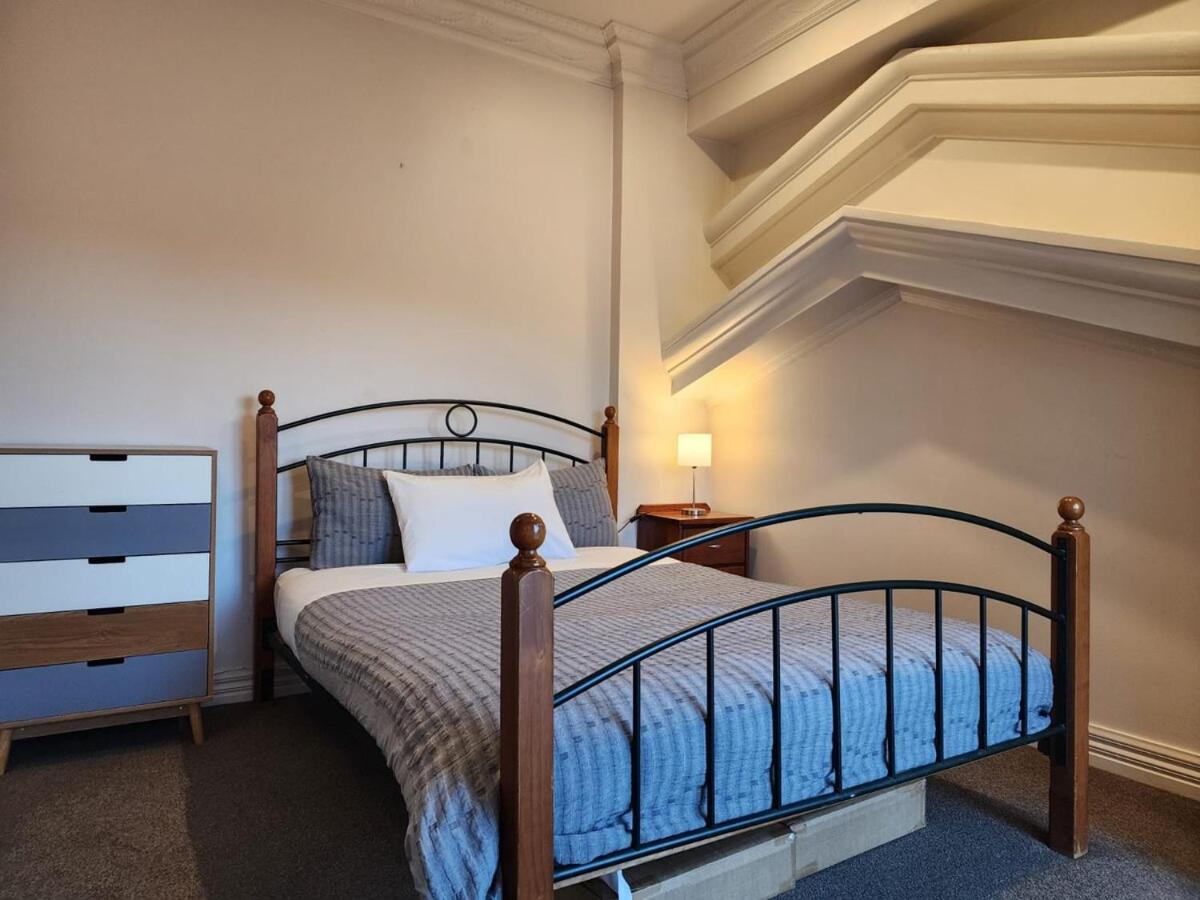2 Bedroom In Apartment *