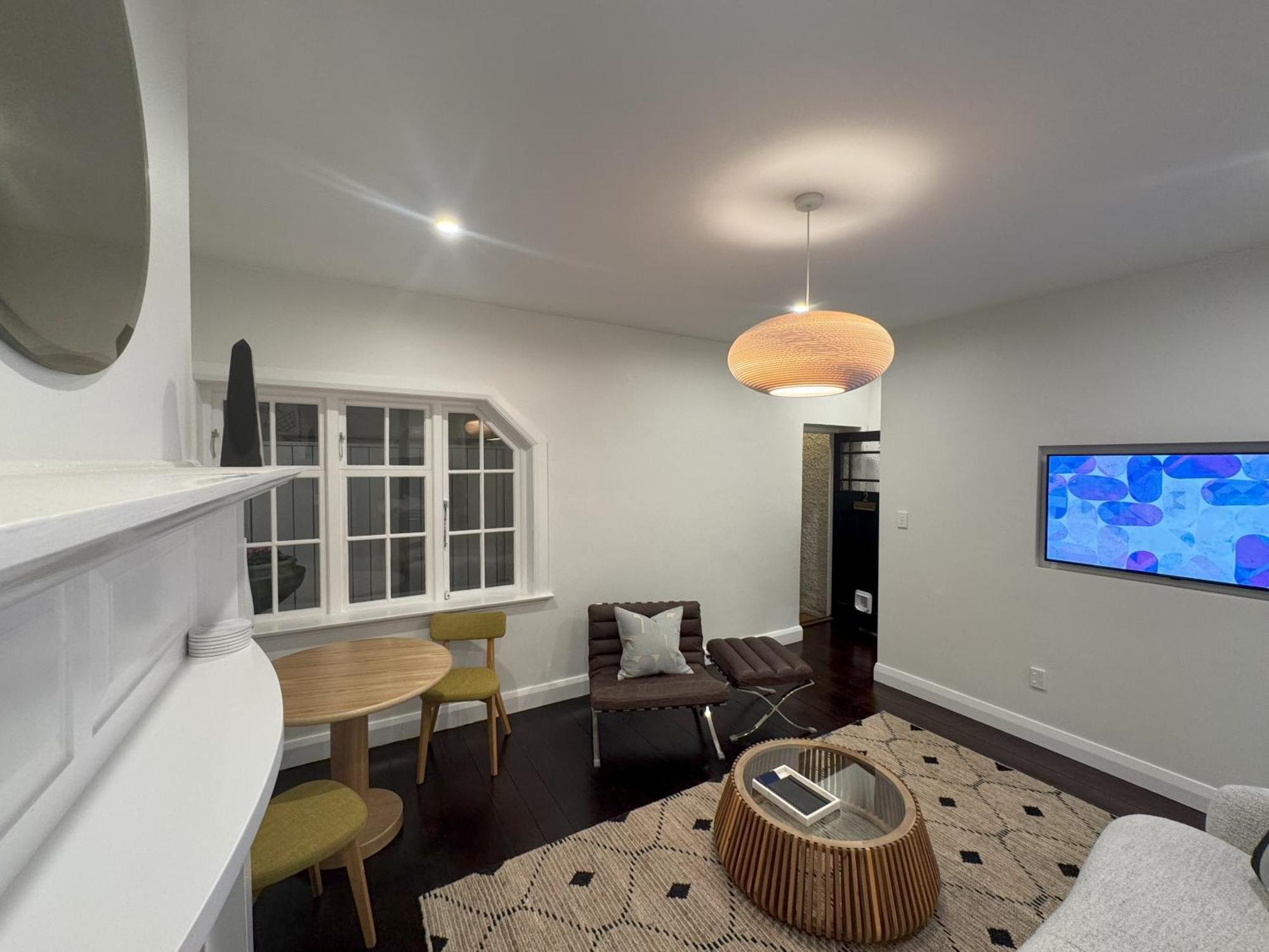 Apartment Discerning In Thorndon Wellington