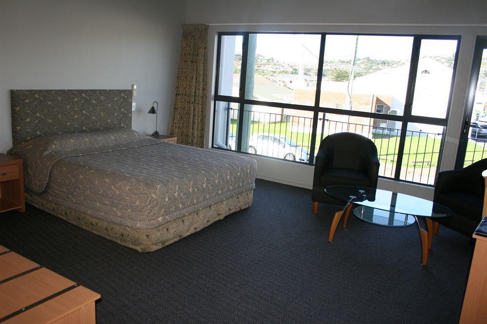Airport Motor Motel 4*