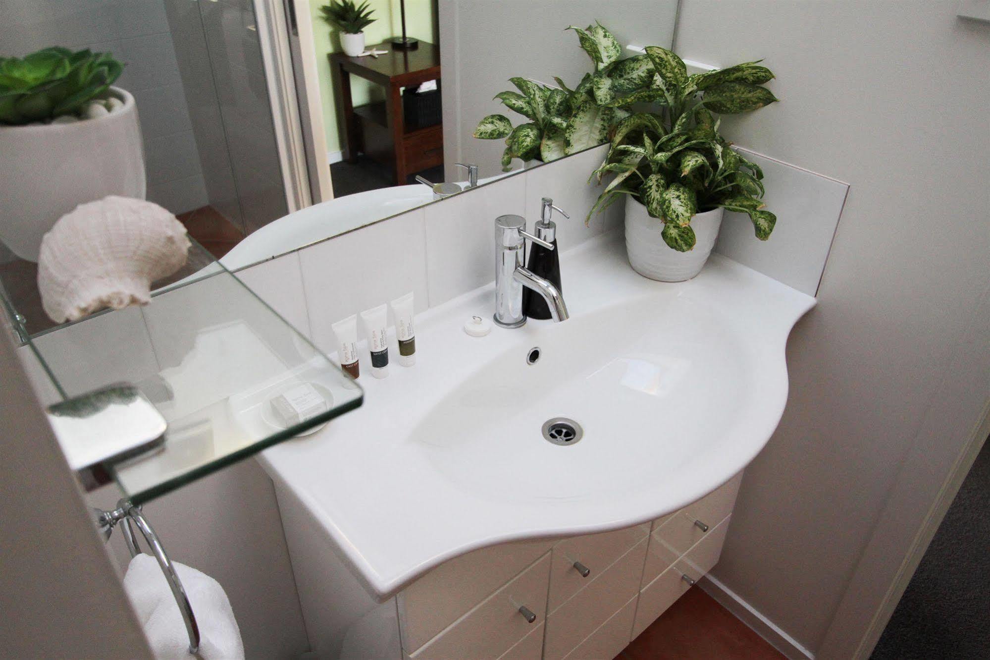 Acorns 4* Wellington