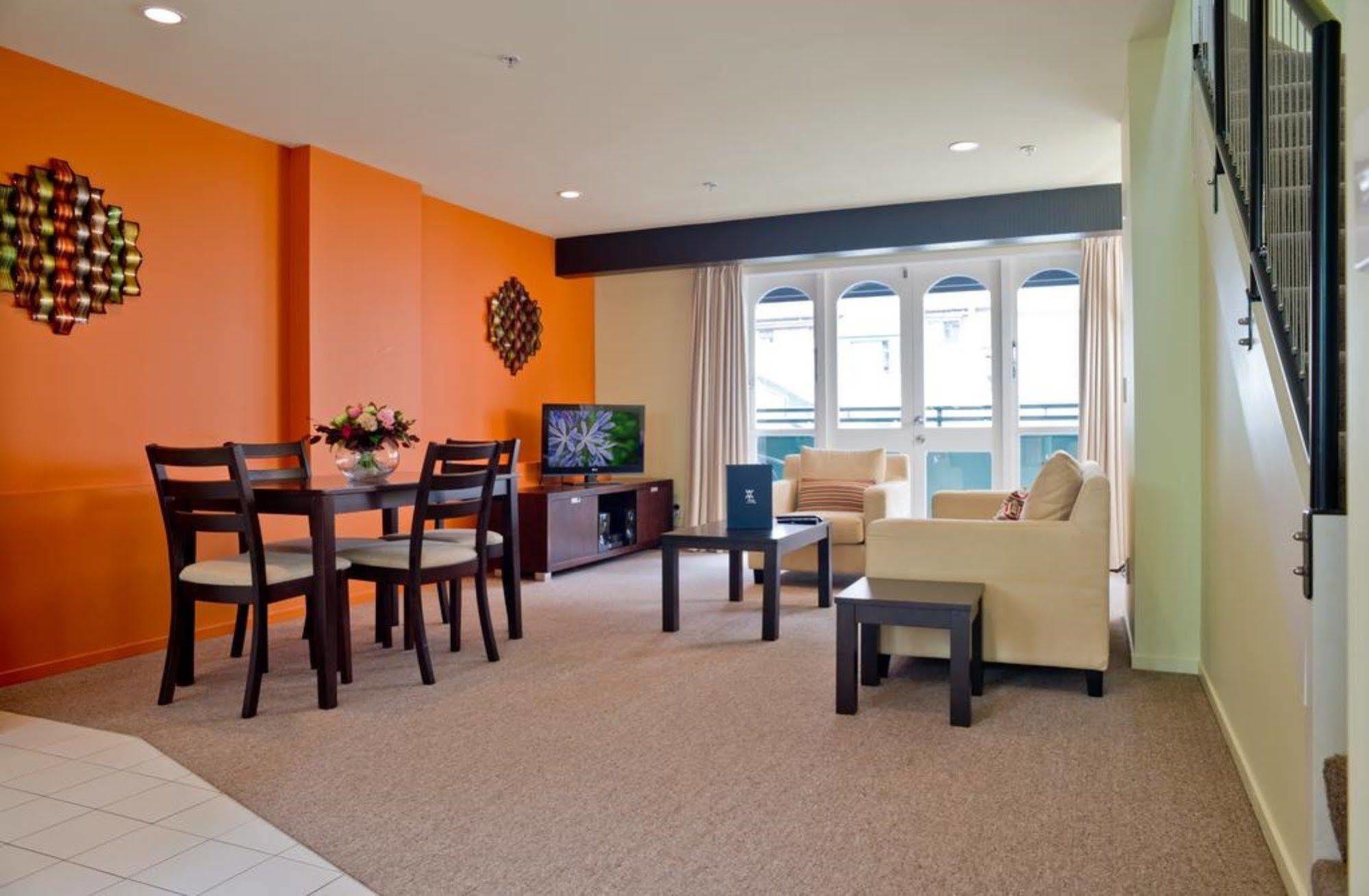 Willis Village Aparthotel