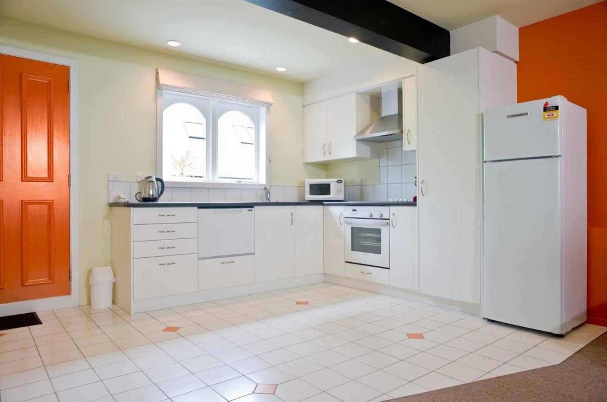 Willis Village Aparthotel 4*