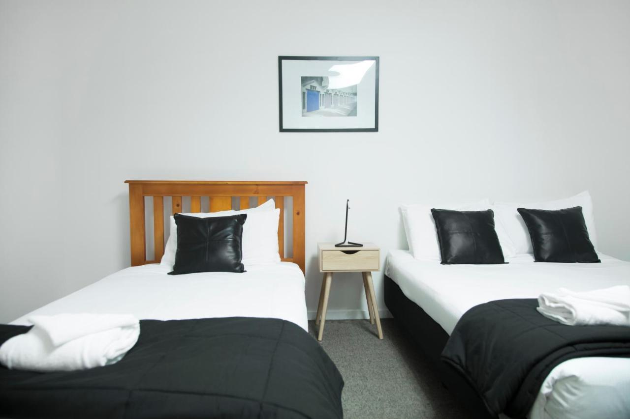 Albergue The Setup On Dixon -