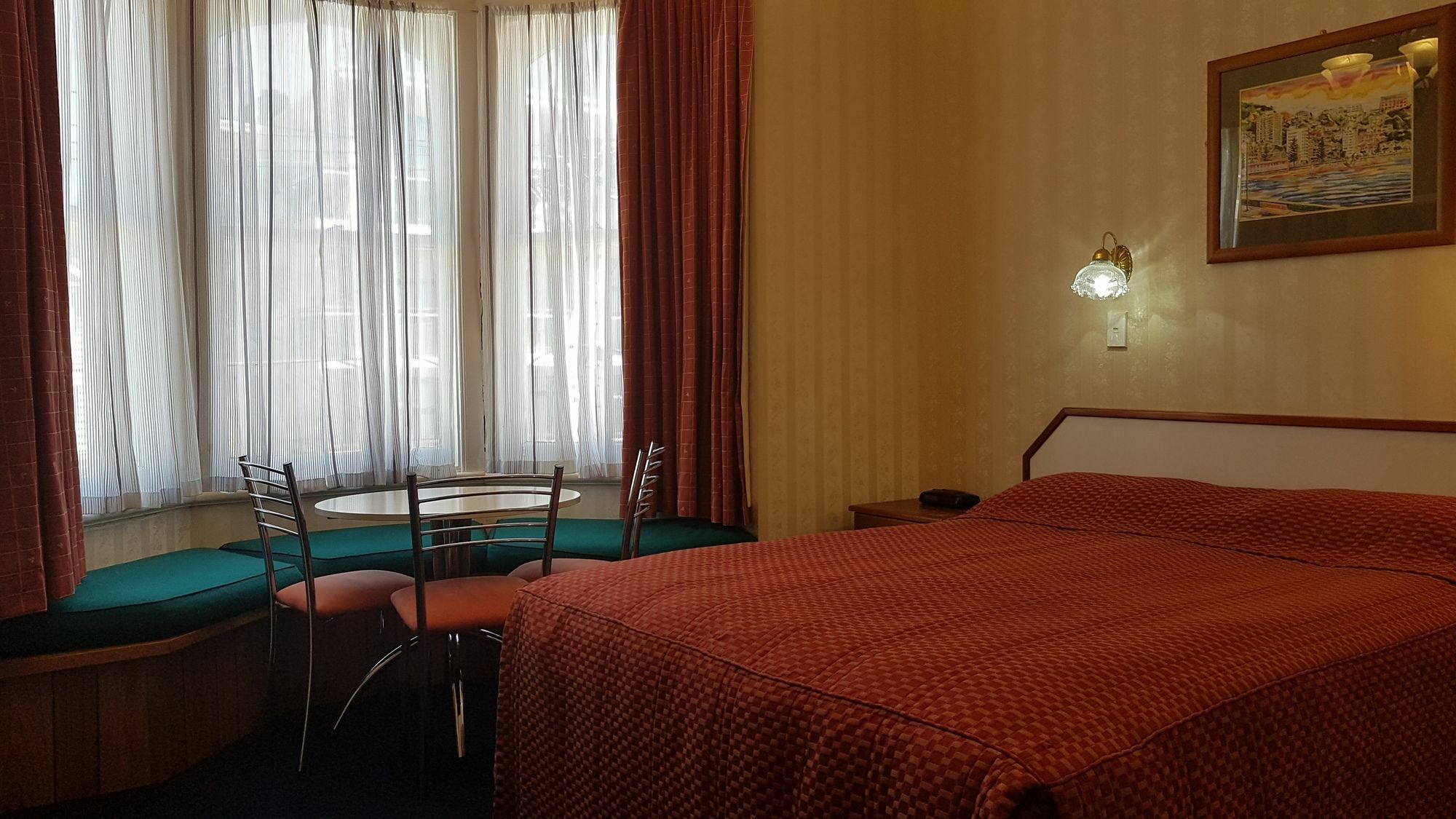 Apollo - Free Parking Motel 4*